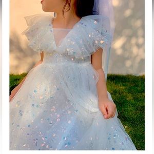 Girls Sequin dress White 5/6T